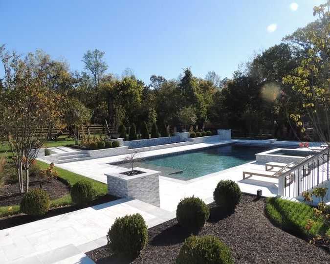 concrete-pool-builders-creating-stylish-and-lasting-pools