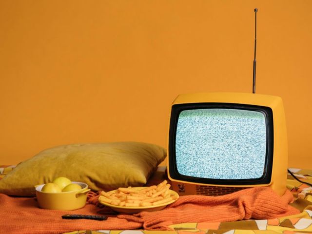 cinema-in-your-palm-the-rise-of-the-vertical-drama-series