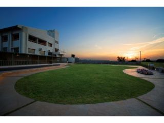 river-edge-by-escape-stays-a-couple-friendly-resort-nashik-small-3