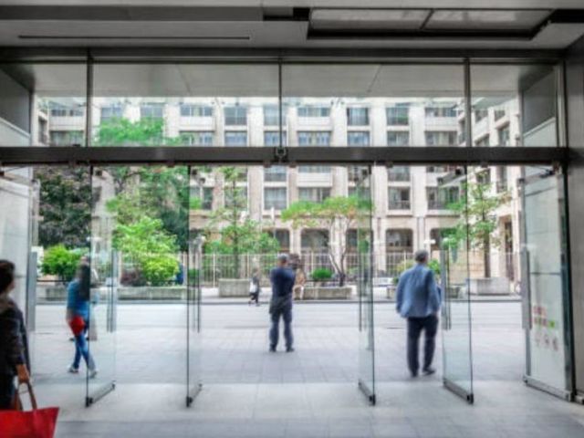 the-long-lasting-and-durable-versatile-shutter-doors
