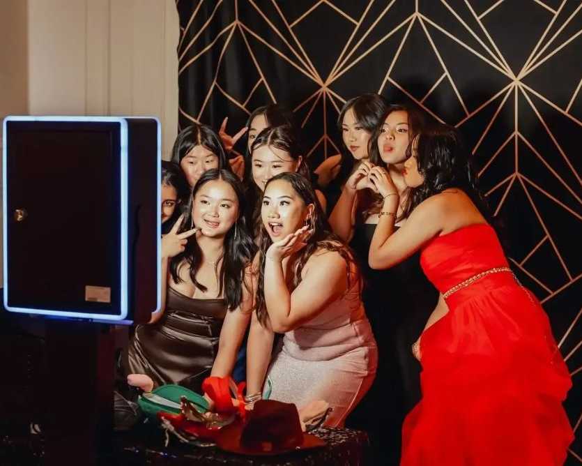 best-photo-booth-rental-for-birthday-parties-by-popnpixels