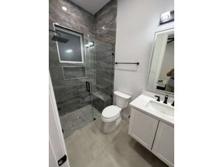 bathroom-remodeling-in-sachse-by-oak-custom-remodeling-small-4