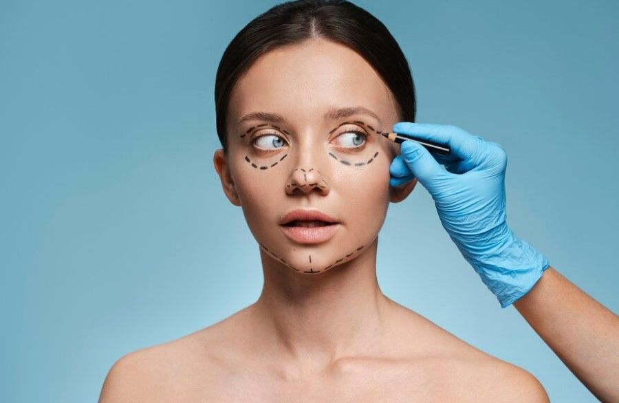 experienced-blepharoplasty-surgeons-in-miami-big-0