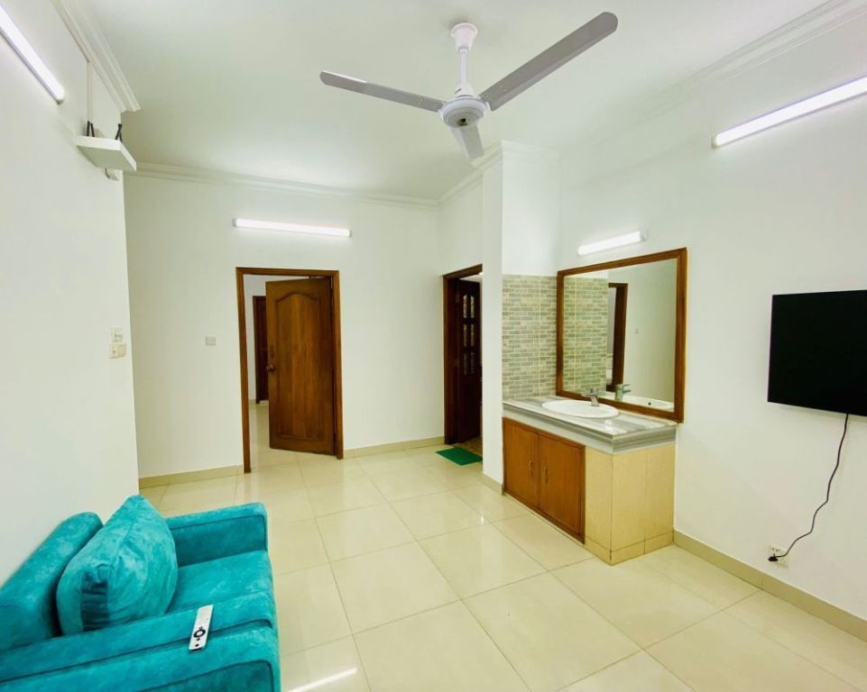 stylish-furnished-services-3bhk-apartment-in-bashundhara-big-4