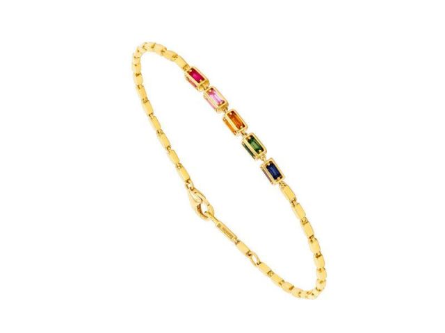 shop-women-gold-bracelets-for-the-spring-season