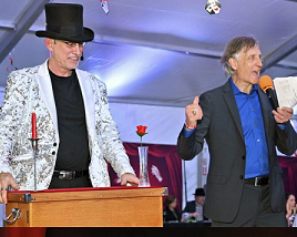 corporate-event-magician-in-houston-tx