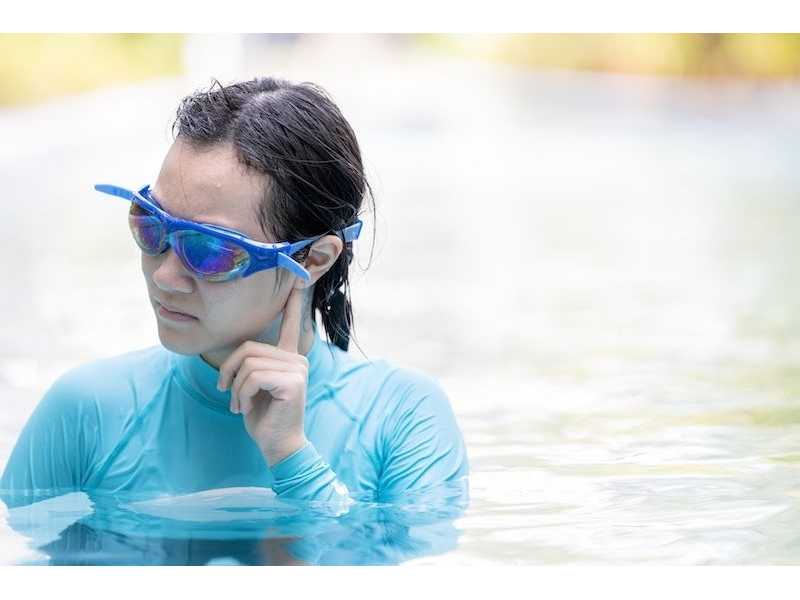 what-to-do-if-water-gets-stuck-in-your-ear-small-0