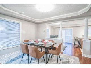 experience-ontario-like-a-local-the-new-era-of-airbnb-cohosting-small-1