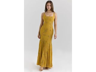 best-clothes-for-your-body-shape-dress-with-confidence-small-0