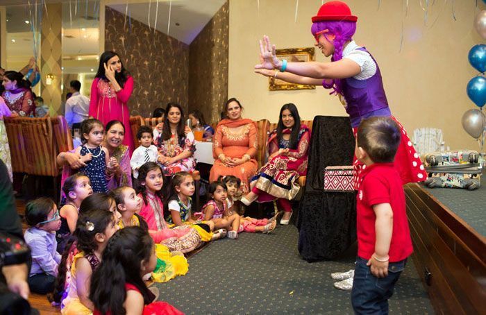 chicago-charming-magic-shows-for-weddings-festivals-big-0