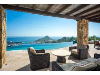 luxury-dining-in-your-own-paradise-small-0