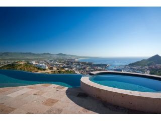 the-ultimate-luxury-escape-in-paradise-small-1
