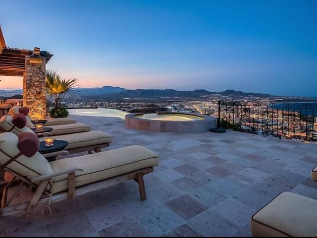ultimate-luxury-living-by-the-sea