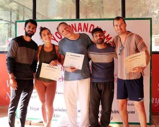 authentic-learning-at-yoga-school-in-rishikesh