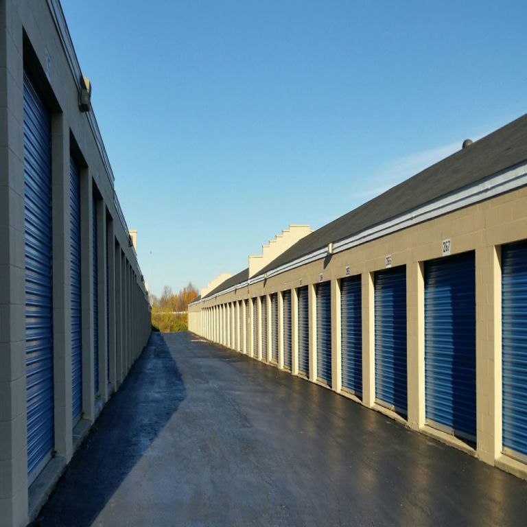 convenient-indoor-storage-with-high-ceilings-big-0