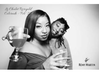 kardashian-photo-booth-small-0