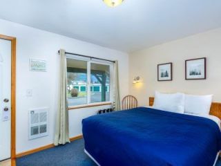 cascade-motel-comfortable-motels-in-oakridge-oregon-small-0