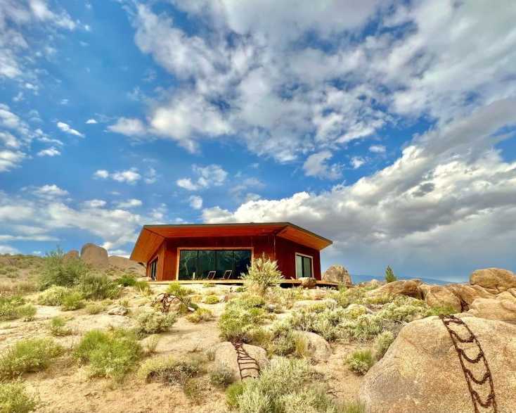 a-hidden-desert-escape-in-the-eastern-sierra