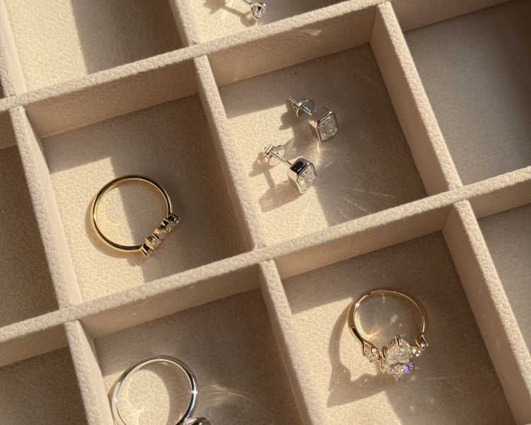 is-the-altered-carbon-jewelry-scam-or-real