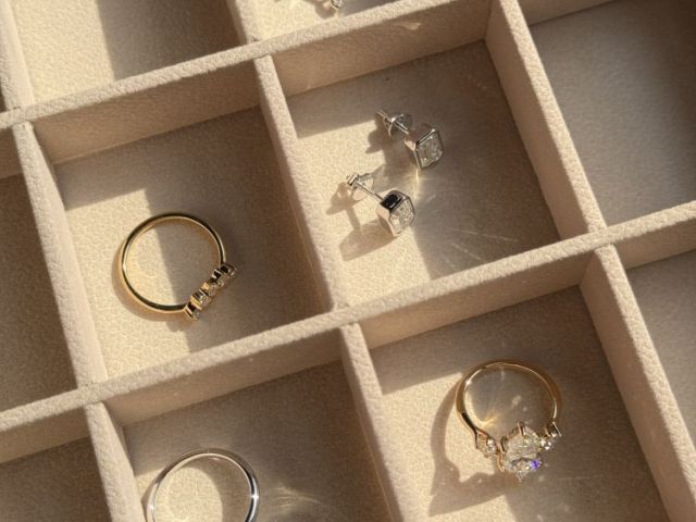 is-the-altered-carbon-jewelry-scam-or-real