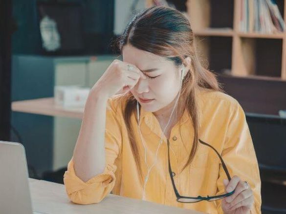 adrenal-fatigue-vs-burnout-symptoms-causes-recovery