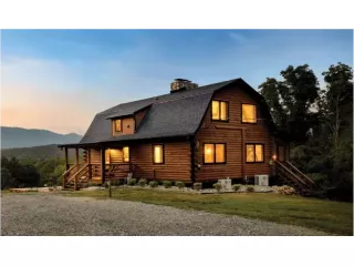experience-premium-escapes-with-the-luxe-house-dr-small-0