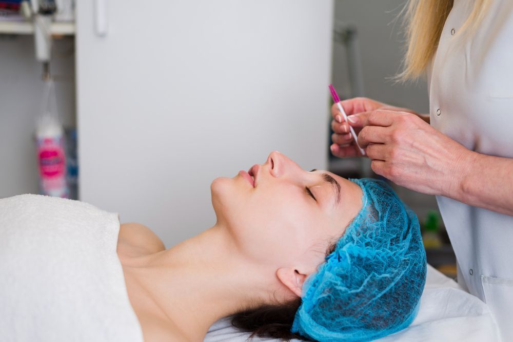 reveal-smooth-radiant-skin-with-dermaplaning-facial-los-angeles-big-1