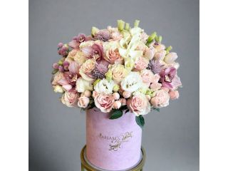 best-pink-flowers-bouquet-in-usa-for-spring-season-celebrations-small-0