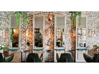 near-me-hair-extension-salon-small-0