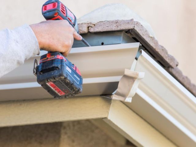 gutter-repair-woodlands-tx-for-better-water-drainage
