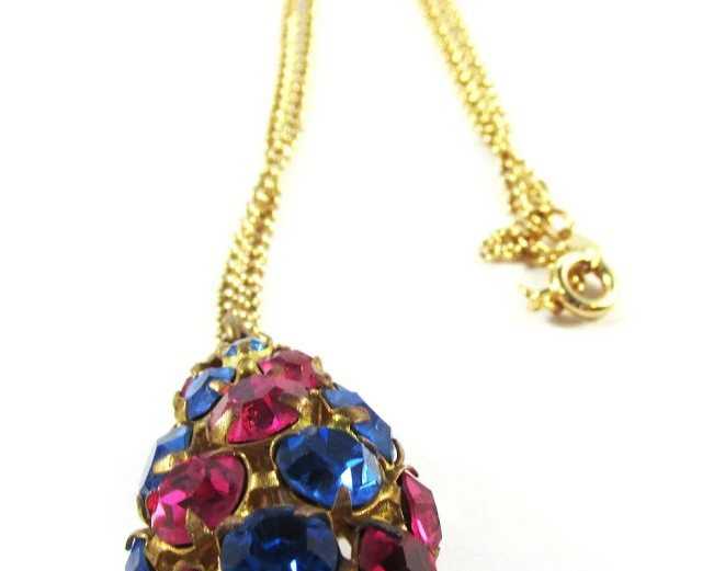 elegant-vintage-designer-necklaces-for-timeless-style