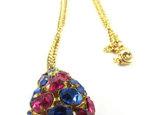 elegant-vintage-designer-necklaces-for-timeless-style