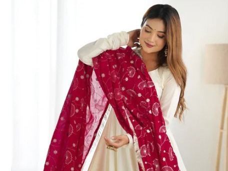 buy-designer-sarees-and-lehengas-for-every-occasion