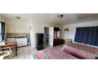 enjoy-a-relaxing-stay-near-fort-lauderdale-beaches-small-0
