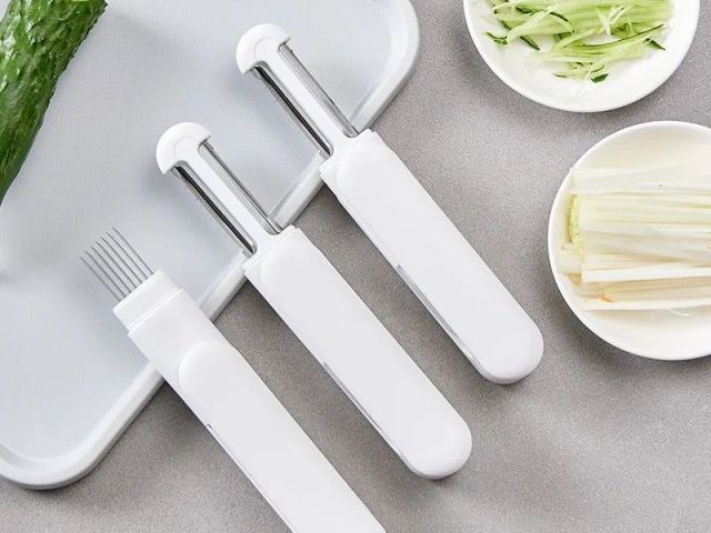 multi-functional-vegetable-peeler