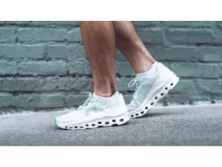 on-cloud-shoes-combining-comfort-and-performance-small-0