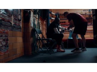 turn-every-drive-into-a-cinematic-automotive-story-small-0