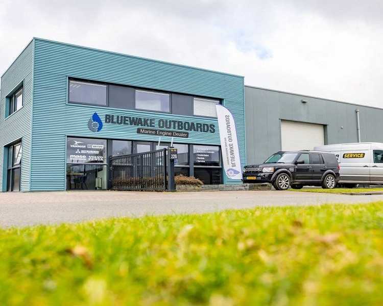 affordable-new-used-boat-engines