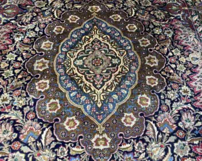 admire-the-intricate-beauty-of-pictorial-rugs