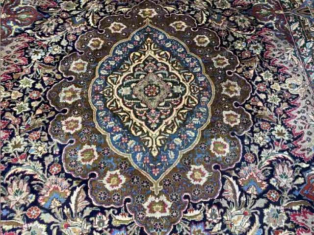 admire-the-intricate-beauty-of-pictorial-rugs