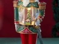 shop-elegant-musical-christmas-nutcrackers-for-luxury-gifts