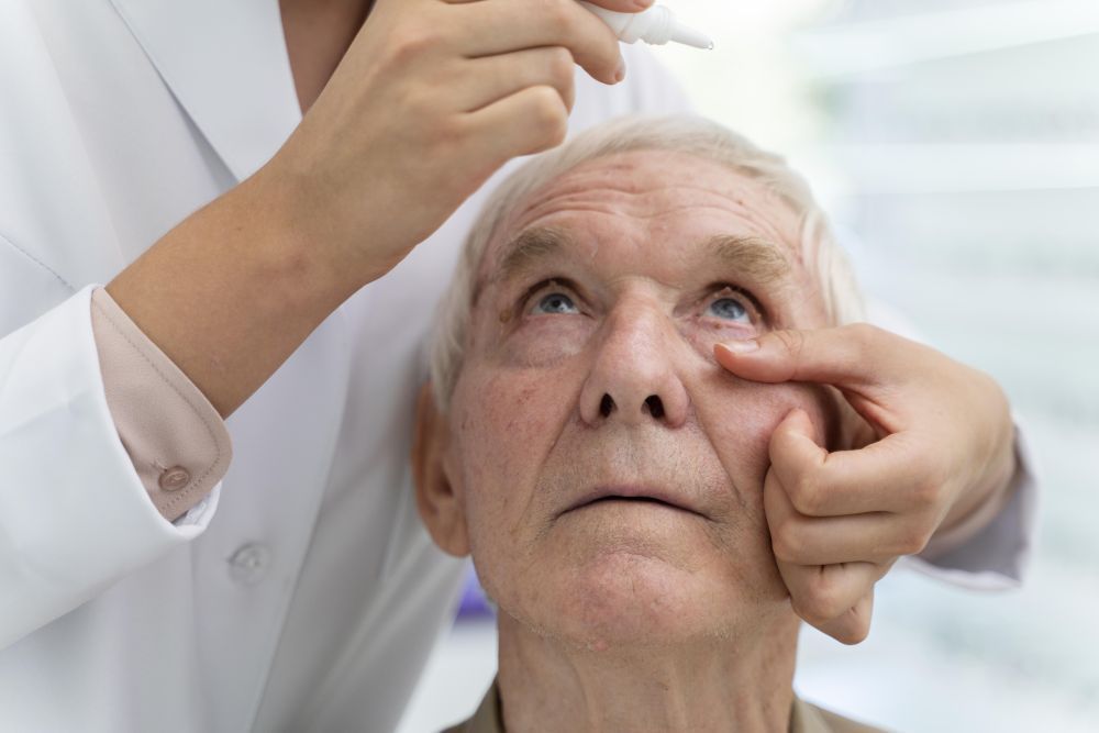 restore-clear-vision-with-expert-laser-cataract-surgery-big-0