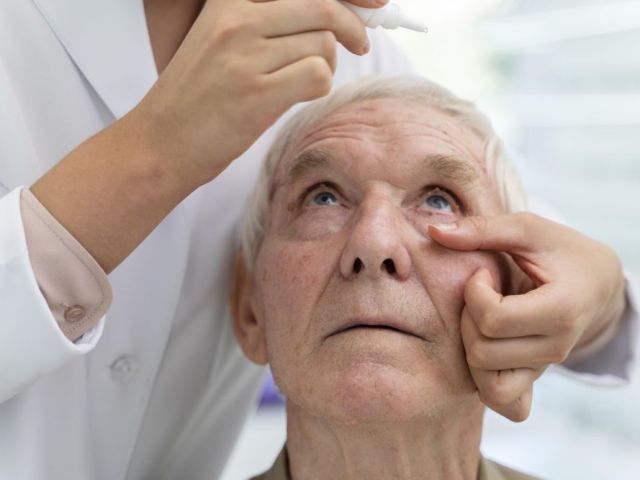 restore-clear-vision-with-expert-laser-cataract-surgery