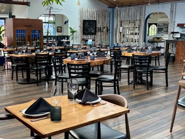 italian-restaurant-san-mateo-cozy-dining