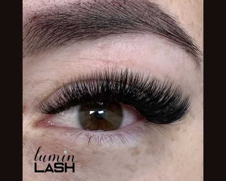 best-eyelash-extensions-rosenberg-tx-for-natural-glam-looks