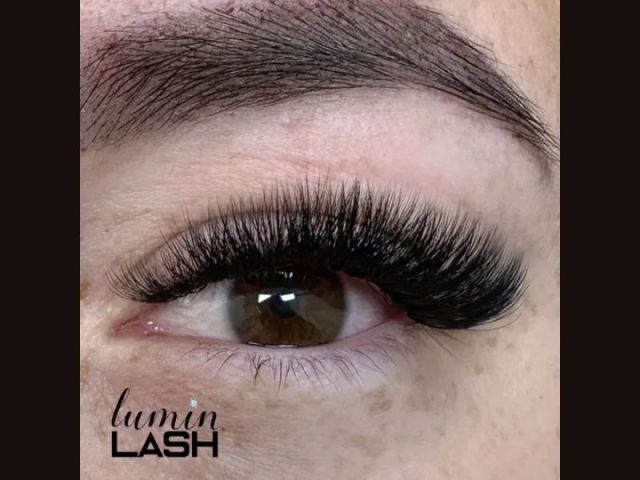 best-eyelash-extensions-rosenberg-tx-for-natural-glam-looks