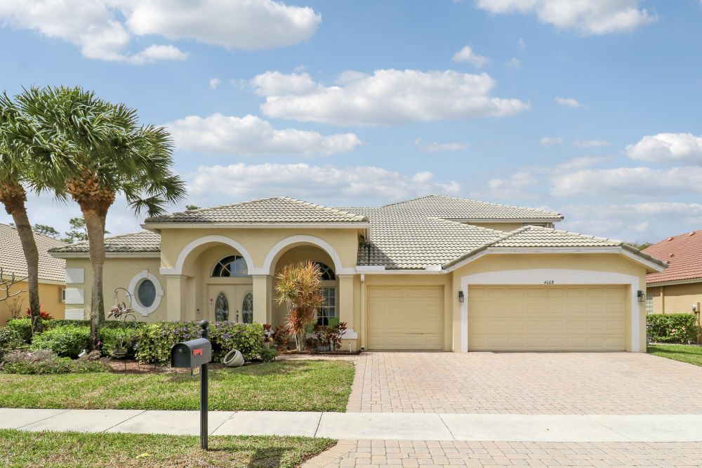 luxury-affordable-homes-for-sale-in-florida-big-0