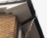 maintenance-leaking-gutter-corner