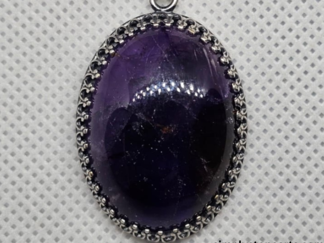 handcrafted-natural-stone-jewelry-custom-gemstone-art