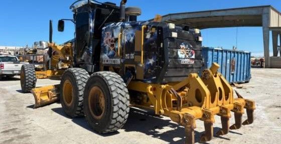 2012-caterpillar-140m2-big-0